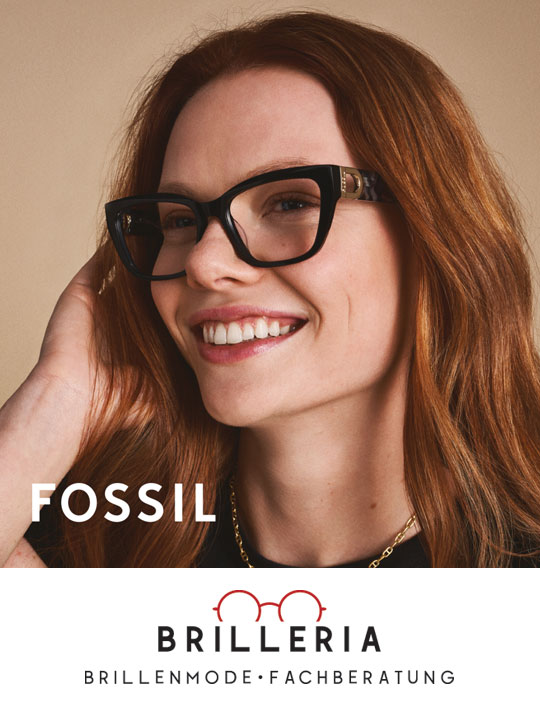 Frau mit Fossil Brille