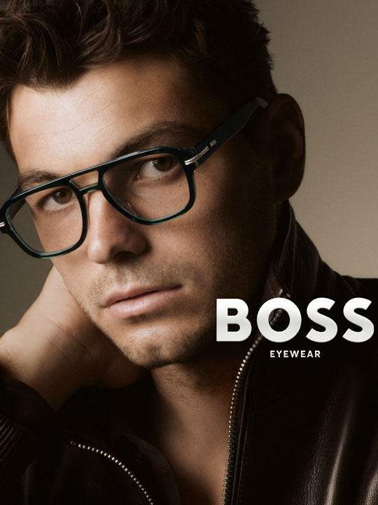 Mann mit Boss Brille