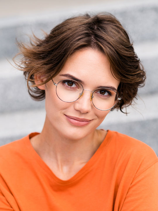 Frau mit Brille