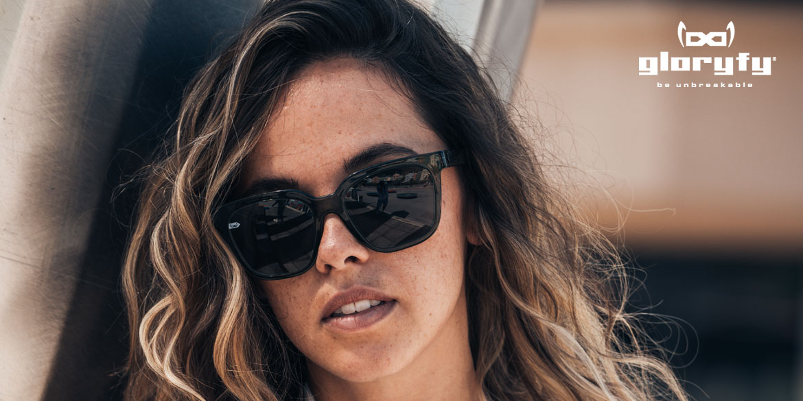 Frau mit gloryfy Sonnenbrille